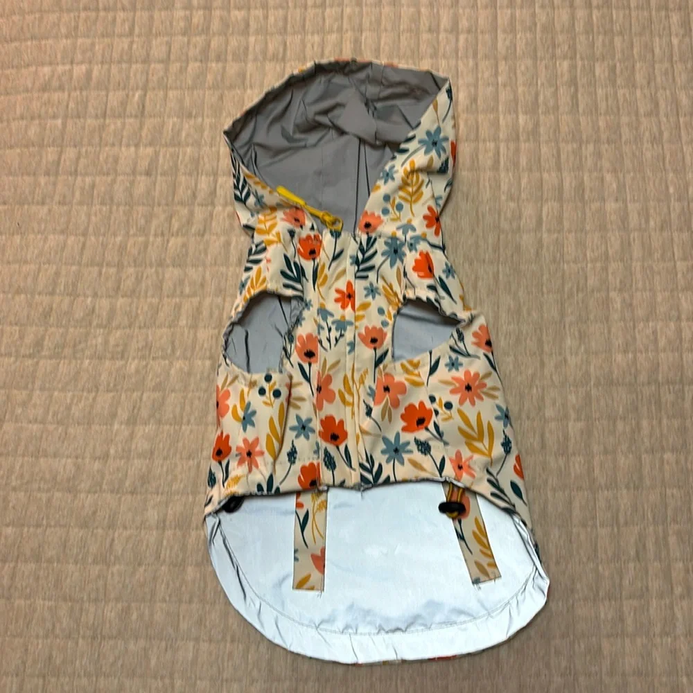 🌼 Sniff & Bark Yellow Floral Reversible Zoomies Rain Vest™ - Picture 10 of 12